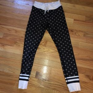 Sarah’s Day Clover Print Leggings